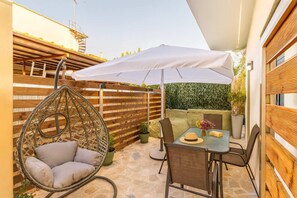 House | Internet - Filiatra Welcoming Hideaway - A Cozy Urban Escape (Trifylia)