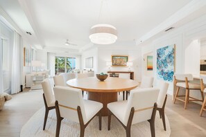 Dining - Residence 303, Elegant Oasis Minutes from Seven Mile Beach (Seven Mile Beach)
