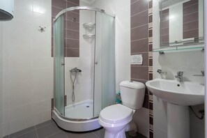 Shower, hair dryer, slippers, towels - Oasis Karaoi (Tamga)