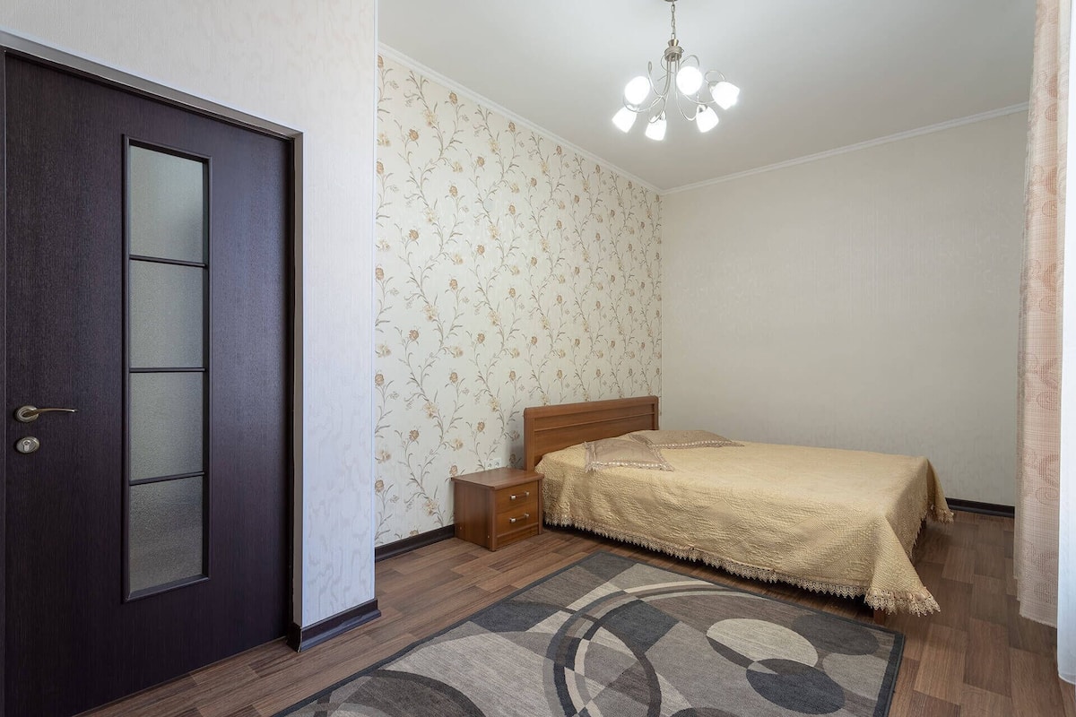 Kamar Twin Standar, balkon, pemandangan kebun | Meja kerja, ruang kerja ramah laptop, dan tirai kedap cahaya