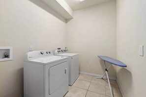 Interior - Family villa near Disney w/ pool & hot tub (Kissimmee)