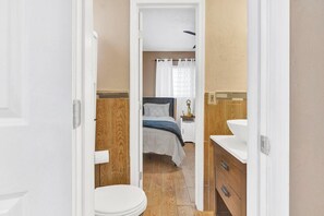 4 Schlafzimmer, Bügeleisen/Bügelbrett, WLAN, Bettwäsche