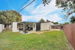 Exterior - Forget your worries in this spacious and serene space. (Miami)