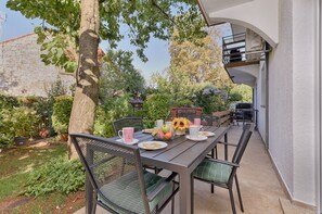 Terrace/patio - Welcoming Apartment With Garden (Porec)