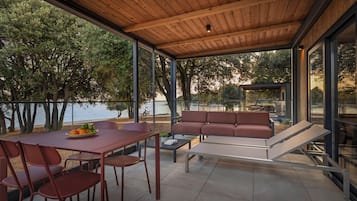 Premium couple mobile homes | ํ
๋ผ์ค/ํํฐ์ค