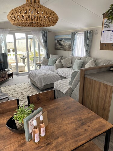 A beautiful romantic weekend away with a hottub under the stars 🌟 