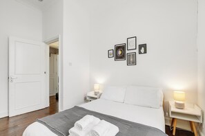 1 bedroom, iron/ironing board, WiFi, bed sheets - Paddington Modern Flat  (London)