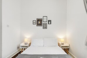 1 室のベッドルーム、アイロン / アイロン台、WiFi、ベッドシーツ