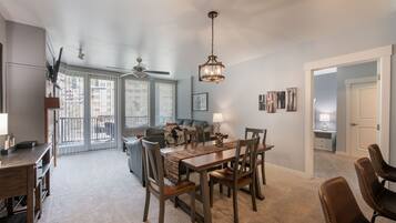 Condo, 2 Bedrooms | Living area