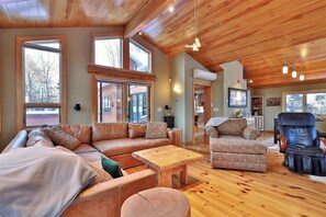 House, 4 Bedrooms | Living area - The Waffelhaus In Killington 4 Bedroom Home (Killington)
