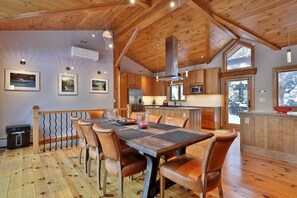 House, 4 Bedrooms | Dining - The Waffelhaus In Killington 4 Bedroom Home (Killington)