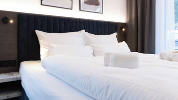 Apartment, 1 Bedroom, Kitchen | Desk, laptop workspace, soundproofing, iron/ironing board