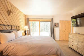 2 habitaciones, tabla de planchar con plancha, internet y ropa de cama