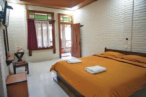 Deluxe Double Room | Blackout curtains, soundproofing, free WiFi - Ary's Hotel Yogyakarta (Yogyakarta)