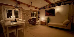 Appartement (One Bedroom Apartment with Balcony) | Salle de séjour