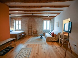 Living room - Alluring Studio Apartment Downtown Rovinj (Rovinj)