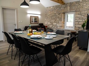House (The Poolside Stone House in Bale) | Dining room - The Poolside Stone House in Bale (Bale)