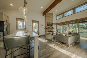 Interior - Wilderness Club Cabin – Sleeps 7 (Eureka)