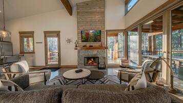 TV, fireplace, stereo