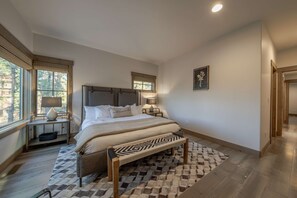 3 habitaciones, tabla de planchar con plancha, wifi y ropa de cama