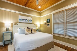 3 bedrooms, iron/ironing board, travel crib, free WiFi