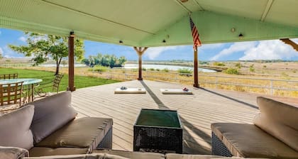 Modern Farm House 2B 2B KING Bed