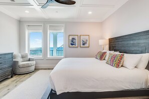 4 عدّة غرف نوم ومكواة/لوح كي وسرير سفر وخدمة الإنترنت