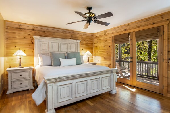 3 habitaciones, escritorio, tabla de planchar con plancha y wifi 