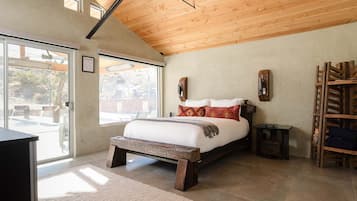 1 habitación, tabla de planchar con plancha, cuna de viaje y wifi