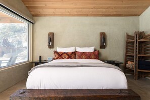 1 bedroom, iron/ironing board, travel crib, WiFi