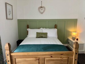 3 bedrooms, iron/ironing board, travel cot, free WiFi - Miners cottage in Snowdonia (Blaenau Ffestiniog)