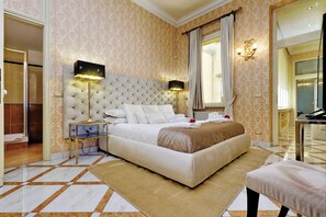 2 bedrooms, desk, iron/ironing board, travel crib