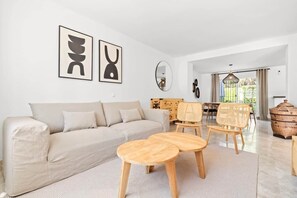 Living area - RDR424 - Fantastic 3 bedroom townhouse Los Naranjos (Marbella)