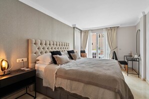 3 slaapkamers, een strijkplank/strijkijzer, wifi, beddengoed