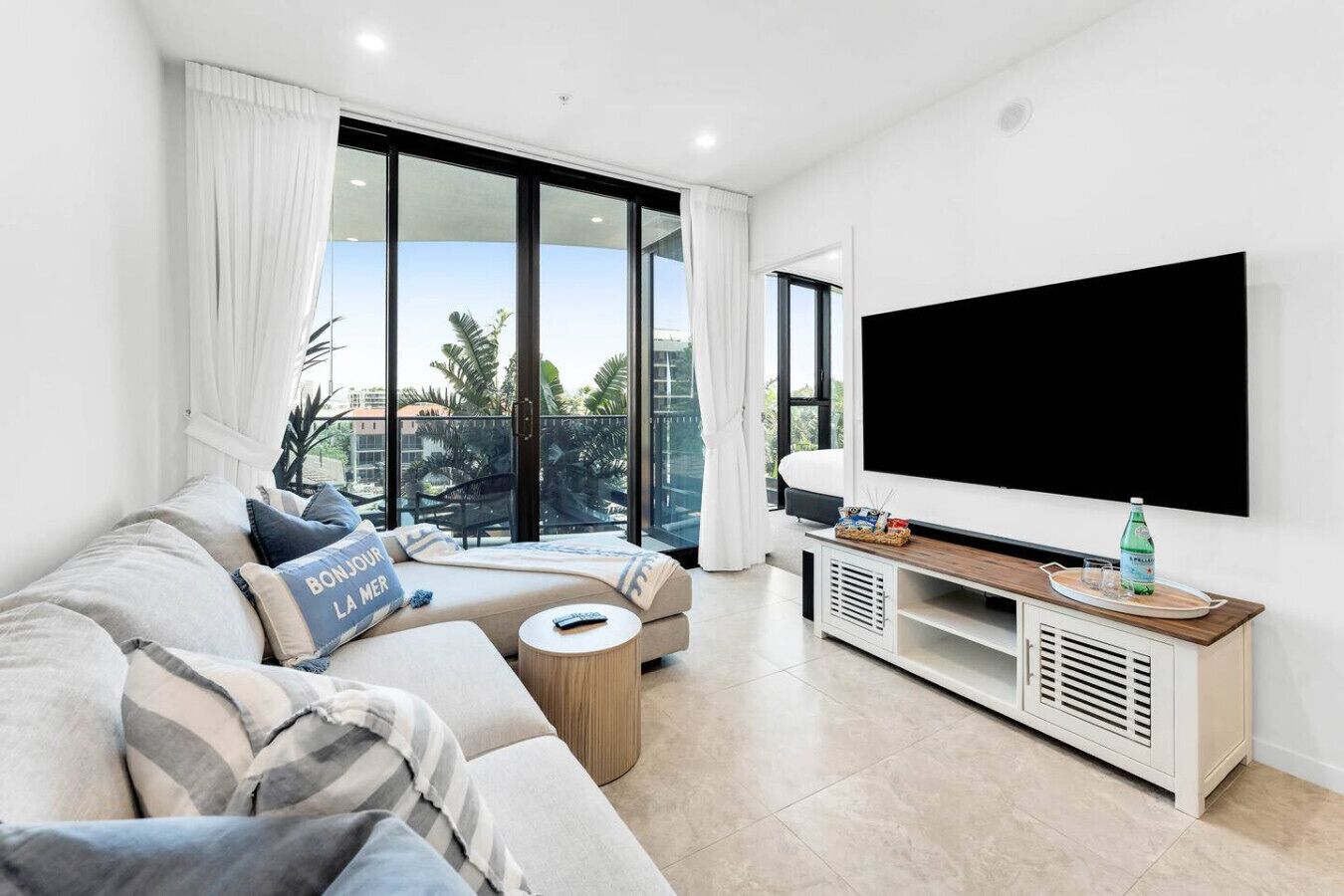 Smart TV, stereo