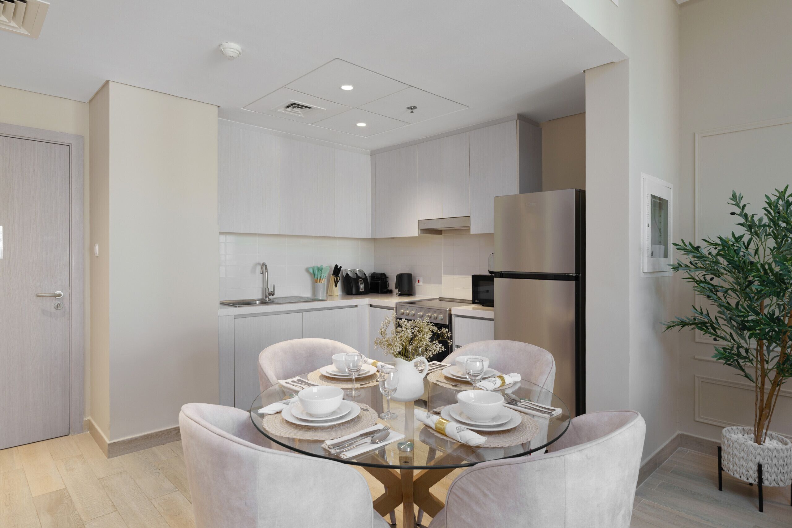 Fridge, microwave, oven, coffee/tea maker