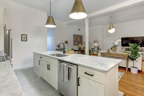 Fridge, stovetop, dishwasher, coffee/tea maker - A State of Mind, Modern | Historic | Central (Savannah)