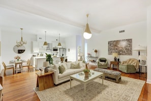 TV - A State of Mind, Modern | Historic | Central (Savannah)