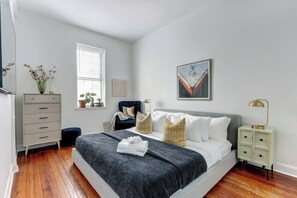 2 bedrooms, iron/ironing board, WiFi, bed sheets - A State of Mind, Modern | Historic | Central (Savannah)