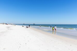Una playa cerca
