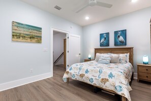 4 bedrooms, iron/ironing board, free WiFi, bed sheets