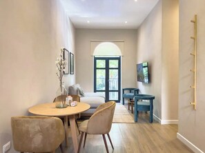 55-inch Smart TV with digital channels - Lasai Casa Tonala (Mexico City)