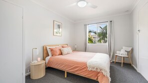Room - Beach Shack 6 your ideal retreat just moments from the beach! (Crescent Head)