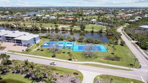 Exterior - Renovated Condo-Easy Beach Access, and more! 2 bedroom w/sleeping den, 2 bath (Sanibel)