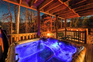 Tina de hidromasaje al aire libre