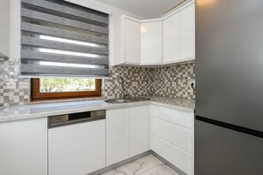 Fridge, oven, stovetop, dishwasher - Modern 2-Bedroom Apartment for up to 6 persons. (Orebic)