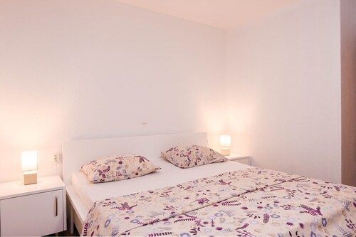 Beautiful 1-Bedroom Holiday Apartment