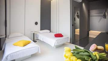 Standard Double or Twin Room, Courtyard View | In-room safe, soundproofing, free WiFi, bed sheets