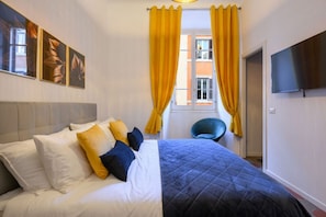 3 bedrooms, desk, iron/ironing board, WiFi - Curato Collection Art Deco Apartment (Roma)