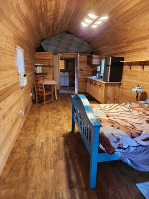1 chambre, lit parapluie, Wi-Fi gratuit, draps fournis